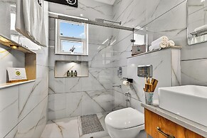 ELIVAAS Kimadi House 4 BHK With Pool