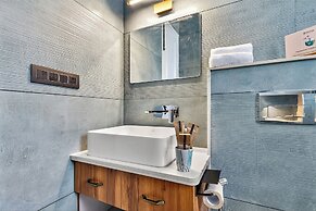 ELIVAAS Kimadi House 4 BHK With Pool
