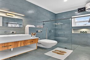 ELIVAAS Kimadi House 4 BHK With Pool