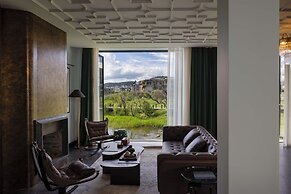 Arcadia Small courtyard
