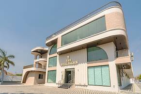 Travinities Hotel - The Royal Palace