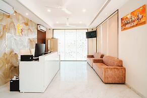 Travinities Hotel - The Royal Palace