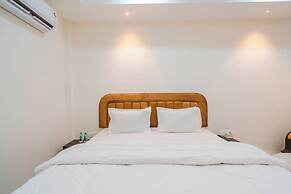 Travinities Hotel - The Royal Palace