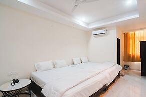 Travinities Hotel - The Royal Palace