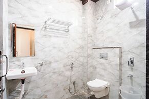 Travinities Hotel - The Royal Palace
