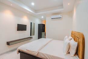 Travinities Hotel - The Royal Palace