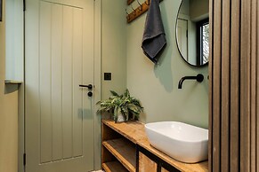 Spacious Countryside Home Yoga Studio