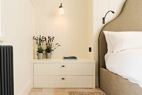 Spacious Countryside Home Yoga Studio
