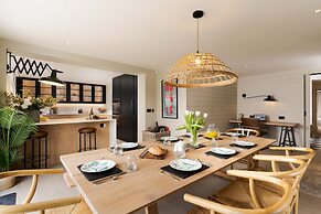 Spacious Countryside Home Yoga Studio