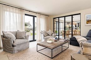 Spacious Countryside Home Yoga Studio