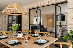 Spacious Countryside Home Yoga Studio
