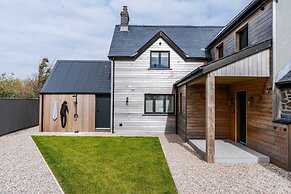 Spacious Countryside Home Yoga Studio