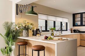 Spacious Countryside Home Yoga Studio