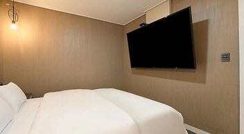 Artichoke hotel