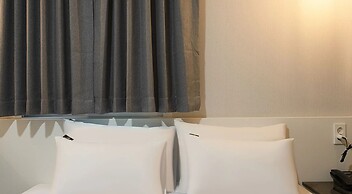 Artichoke hotel