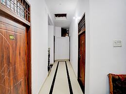 Deluxeveni Madhv Inn