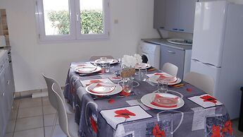Beach Holiday Home in Guisseny