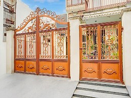 Deluxethe Bell House