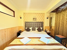 Near Mall Rd Hotel Himalayan Retreat