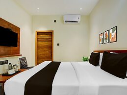 Deluxeshree Maruthi Inn TR Residency