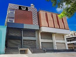Deluxeshree Maruthi Inn TR Residency