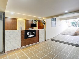 Deluxeshree Maruthi Inn TR Residency