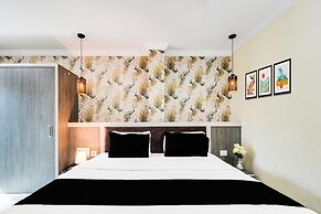 Deluxehotel Blue Petals