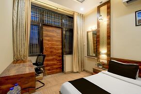 Deluxeaishwarya Inn