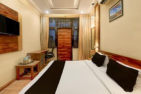 Deluxeaishwarya Inn