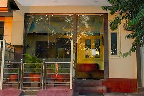 Deluxeaishwarya Inn