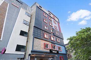Deluxesri Balaji Luxury Rooms