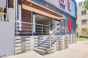 Deluxesri Balaji Luxury Rooms