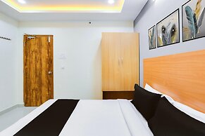 Deluxesri Balaji Luxury Rooms