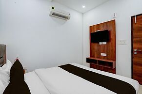 Deluxe Hotel Kc Royal