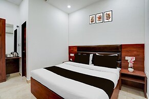 Deluxe Hotel Kc Royal