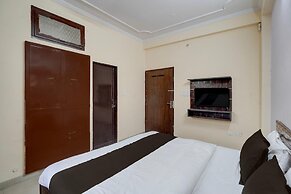 Deluxehotel Kartik Inn