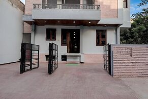Deluxehotel Kartik Inn