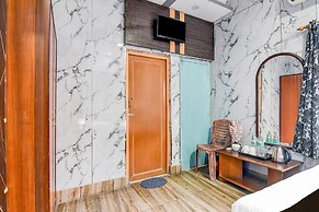 Deluxe Rupashi Restaurant And Guest House
