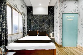 Deluxe Rupashi Restaurant And Guest House