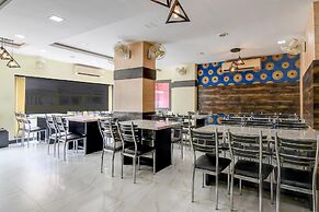 Deluxe Rupashi Restaurant And Guest House