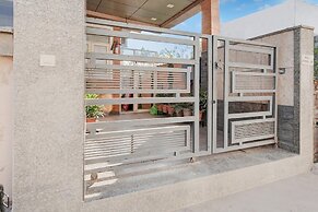 Classic With Balconyhotel The Nest