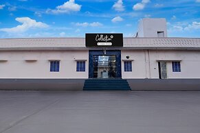 Deluxekhandaka Villa