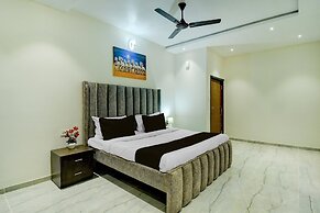 Deluxekhandaka Villa