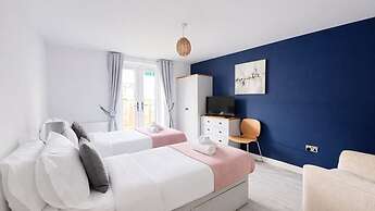 Amythest 4BR all With Ensuite Parking