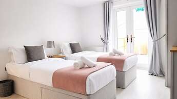 Amythest 4BR all With Ensuite Parking