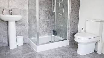 Amythest 4BR all With Ensuite Parking