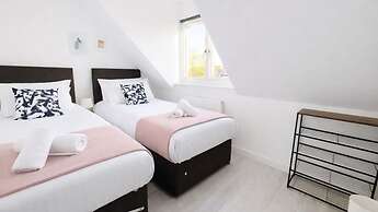 Amythest 4BR all With Ensuite Parking