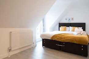 Quartz 2BR Apart With Garden NR Abbey Stadium