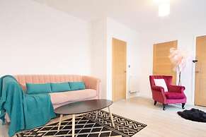 Quartz 2BR Apart With Garden NR Abbey Stadium