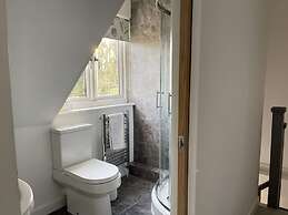 Quartz 2BR Apart With Garden NR Abbey Stadium